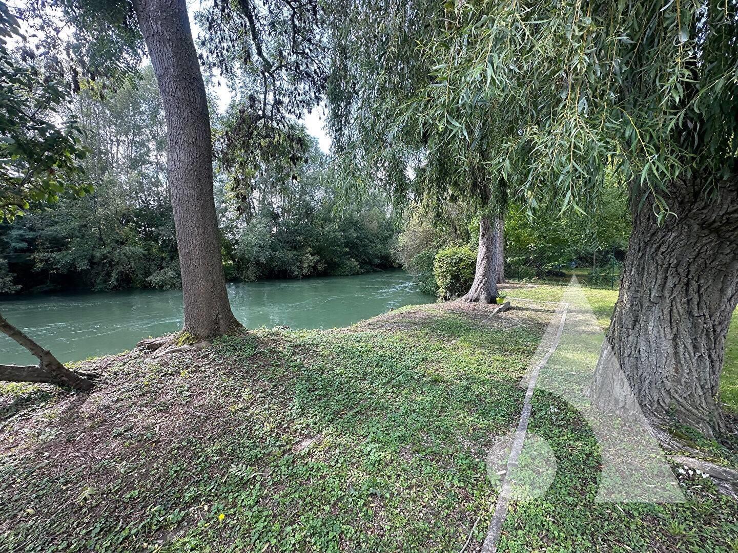 Appartement à vendre, 102m², Pont-Sainte-Marie