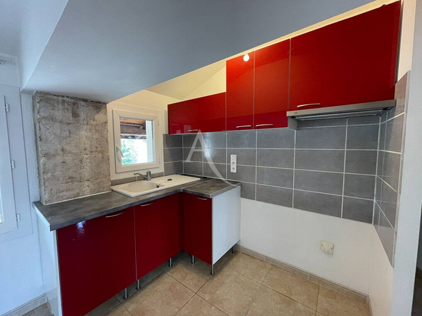 Appartement à louer, 46m², Bezouce