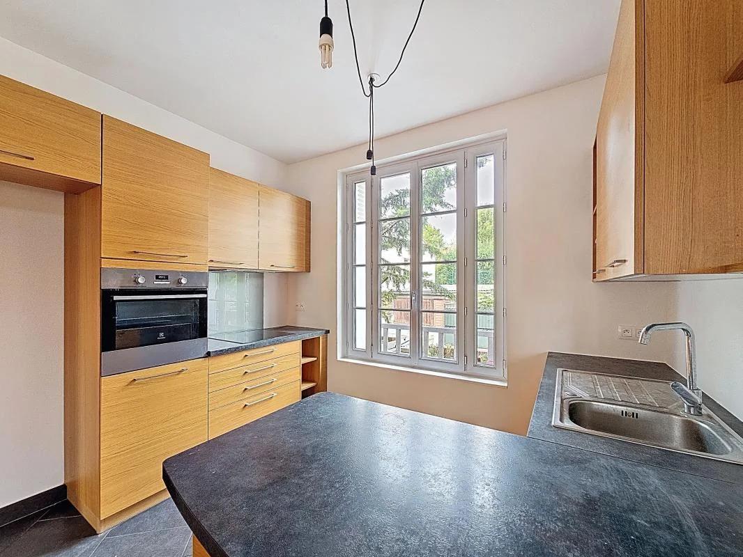 Maison à louer, 145m², Suresnes