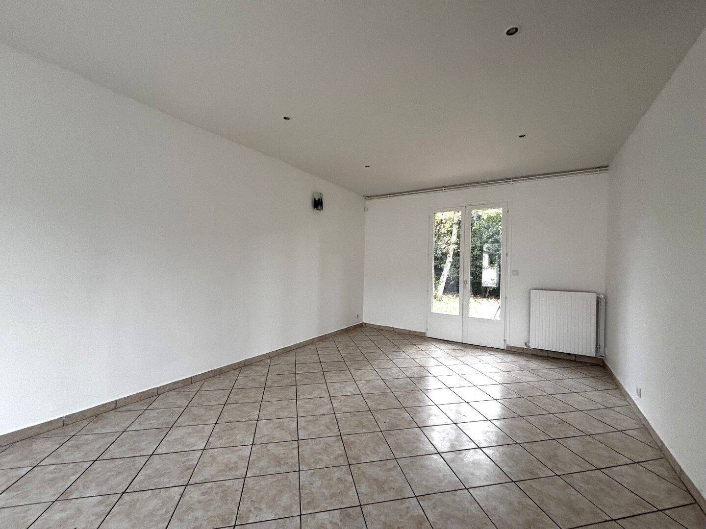 Maison à louer, 74m², Nemours