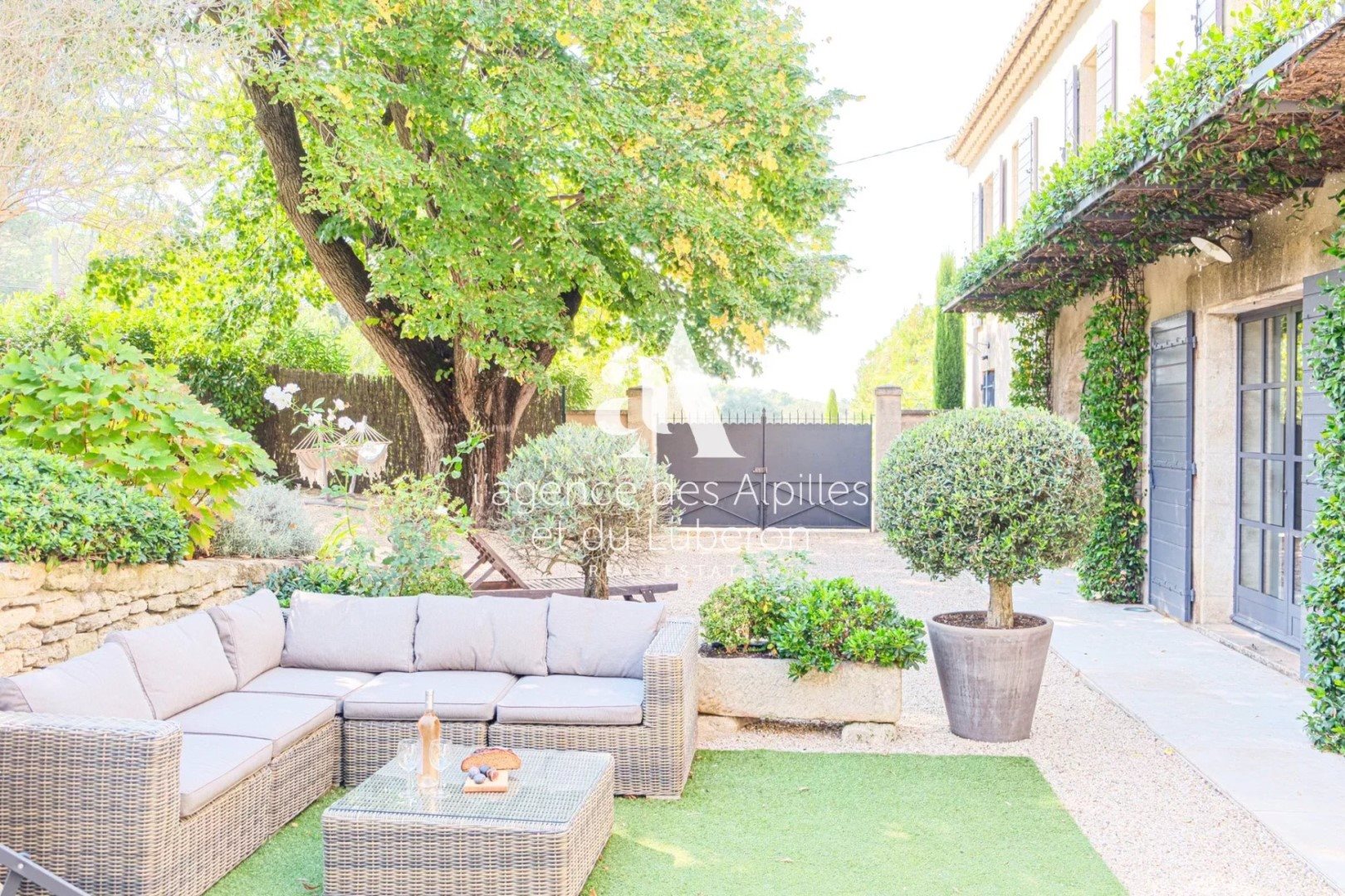 Maison à louer, 300m², Saint-Rémy-de-Provence