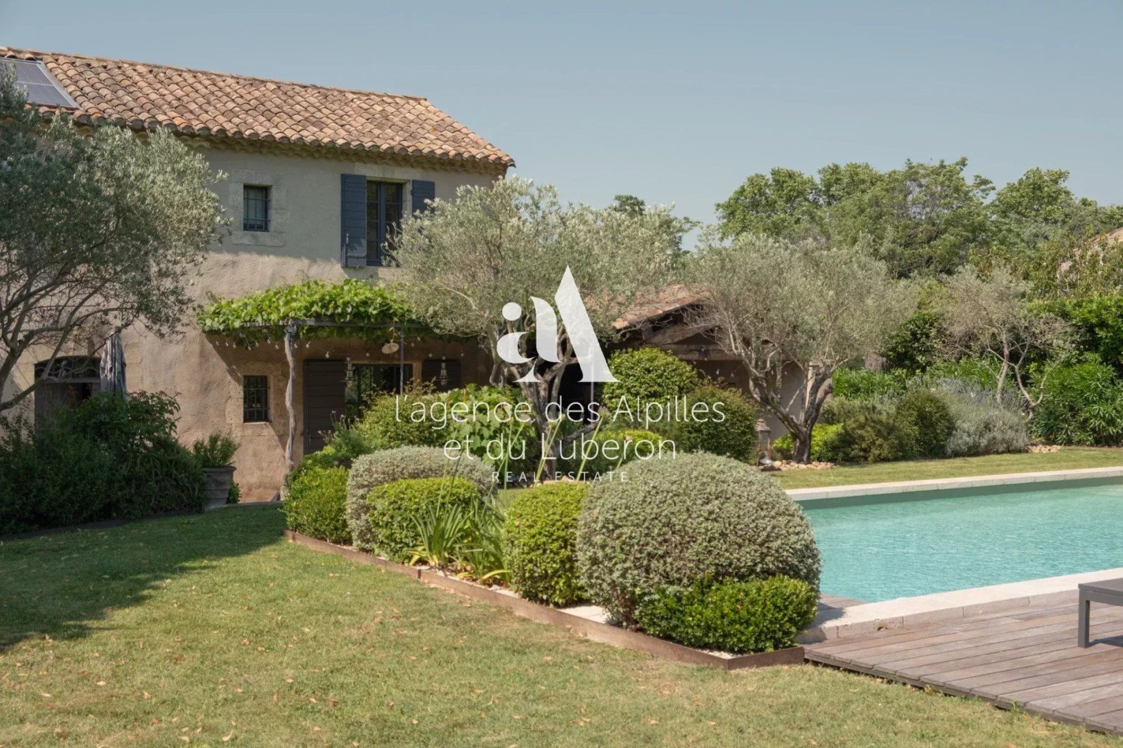 Maison à louer, 300m², Saint-Rémy-de-Provence
