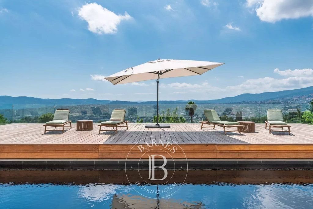Maison à louer, 240m², Grasse