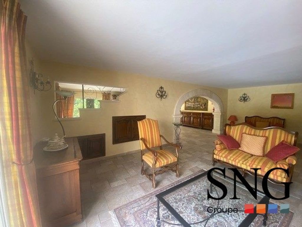 Maison à louer, 293m², Saint-Victoret