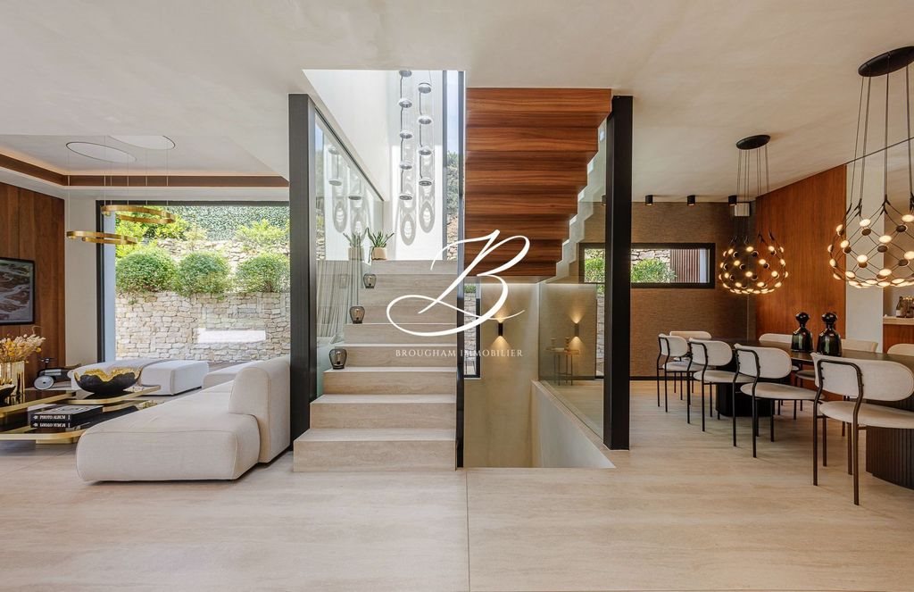 Maison à louer, 265m², Vallauris