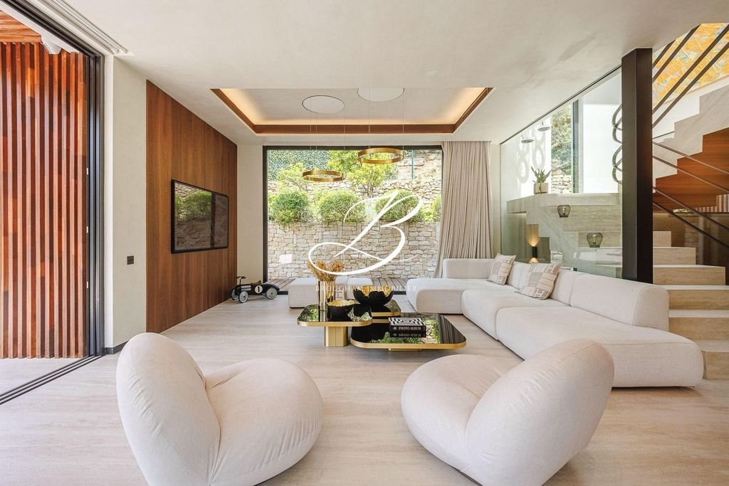 Maison à louer, 265m², Vallauris