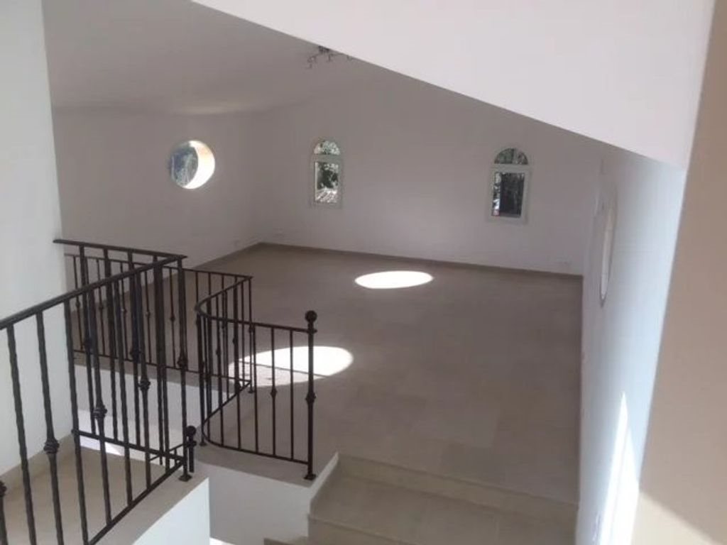 Maison à louer, 171m², Castellar
