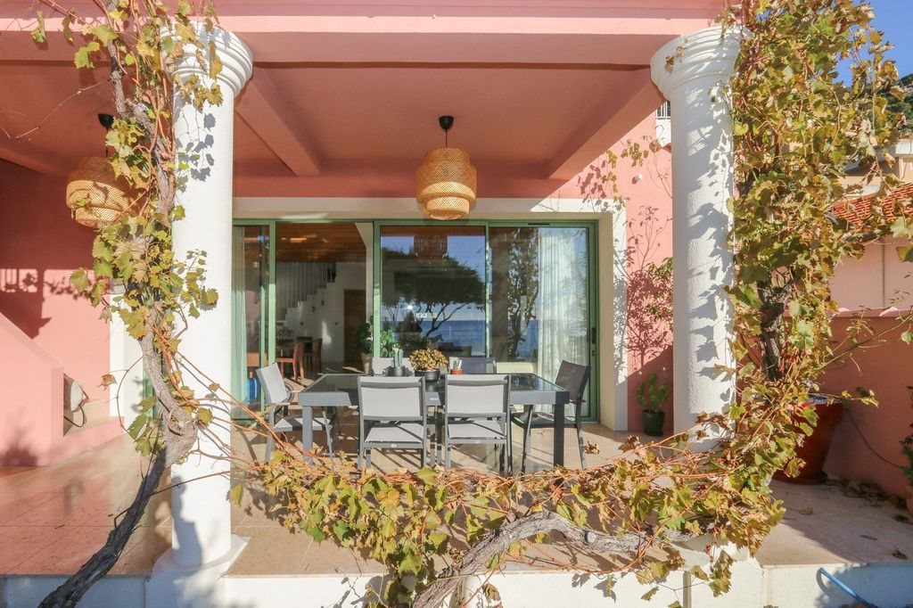 Maison à louer, 200m², Roquebrune-Cap-Martin