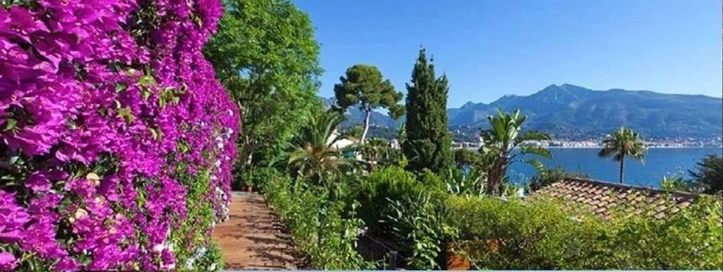 Maison à louer, 350m², Roquebrune-Cap-Martin