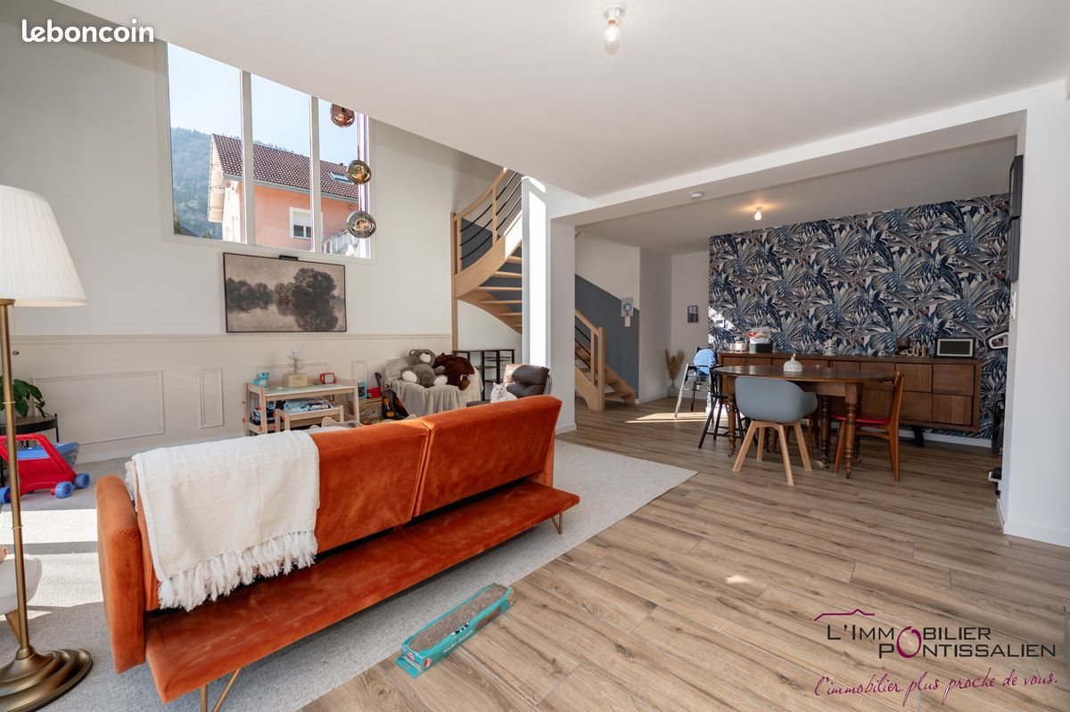 Maison à vendre, 140m², Jougne