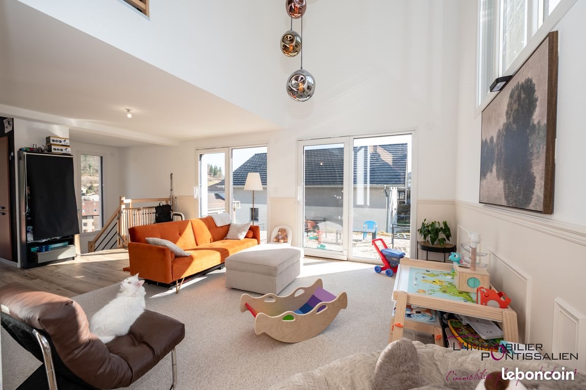 Maison à vendre, 140m², Jougne