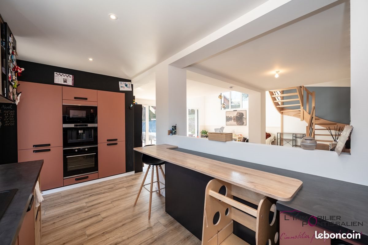 Maison à vendre, 140m², Jougne