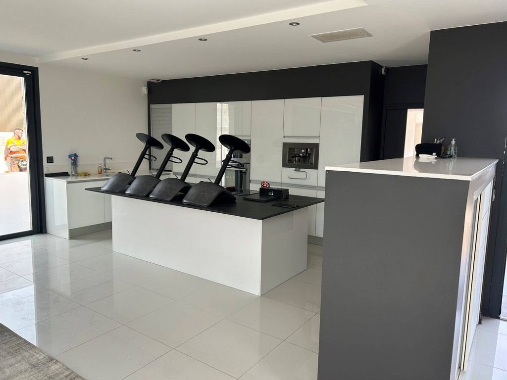 Maison à louer, 200m², Saint-Jean-Bonnefonds