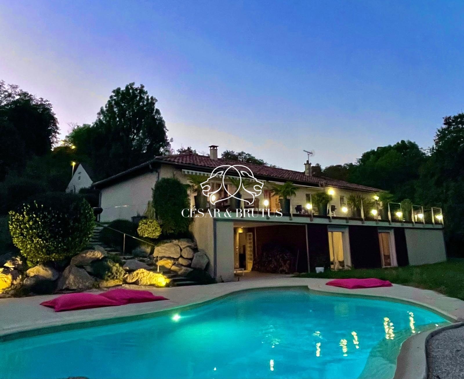 Maison à vendre, 300m², Neyron