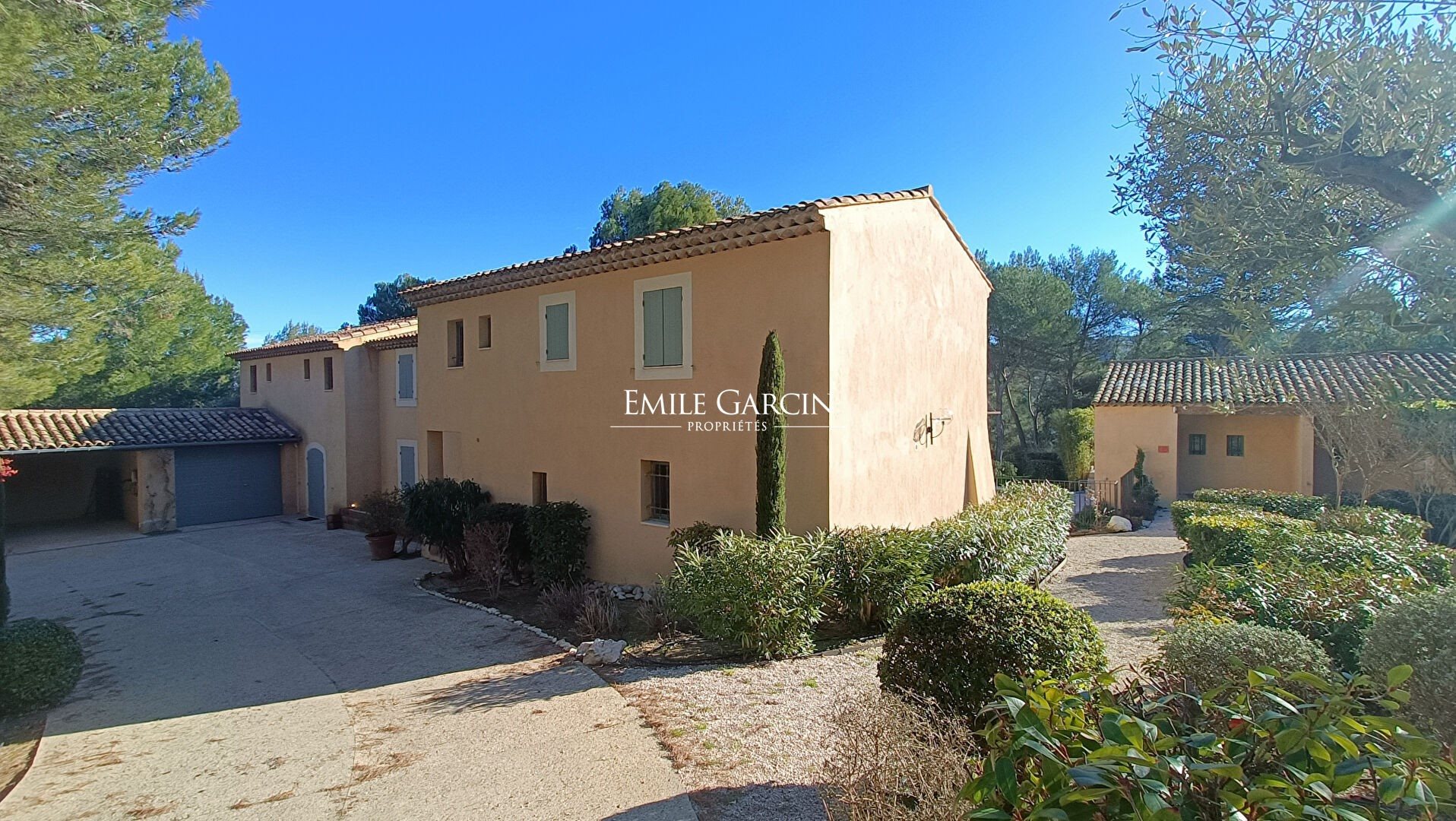 Maison à louer, 250m², Mallemort