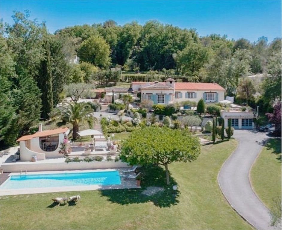 Maison à louer, 260m², Roquefort-les-Pins