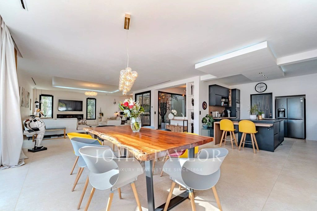 Maison à vendre, 323m², Roquefort-les-Pins