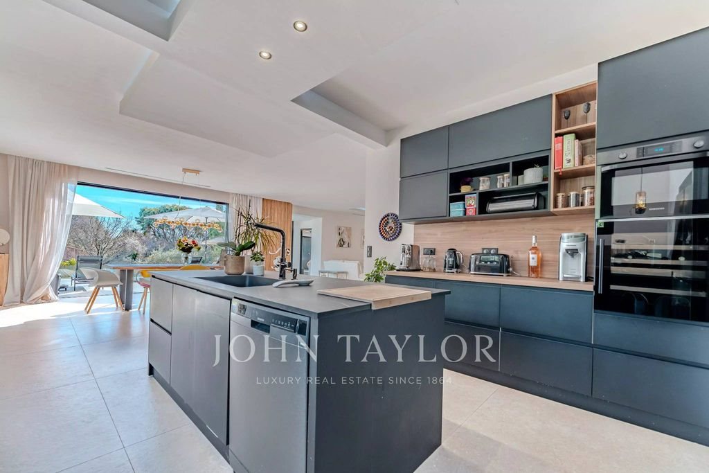 Maison à vendre, 323m², Roquefort-les-Pins