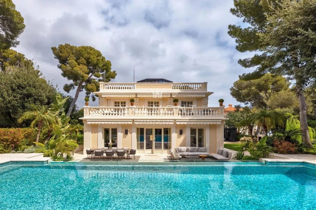Maison à louer, 435m², Roquebrune-Cap-Martin