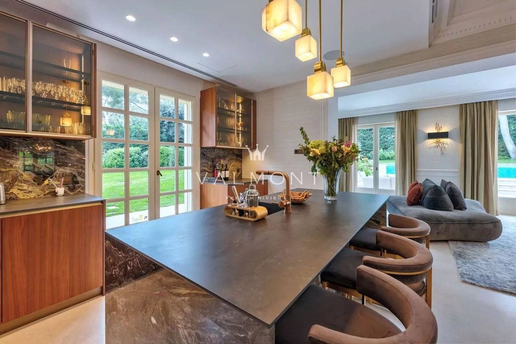 Maison à louer, 435m², Roquebrune-Cap-Martin