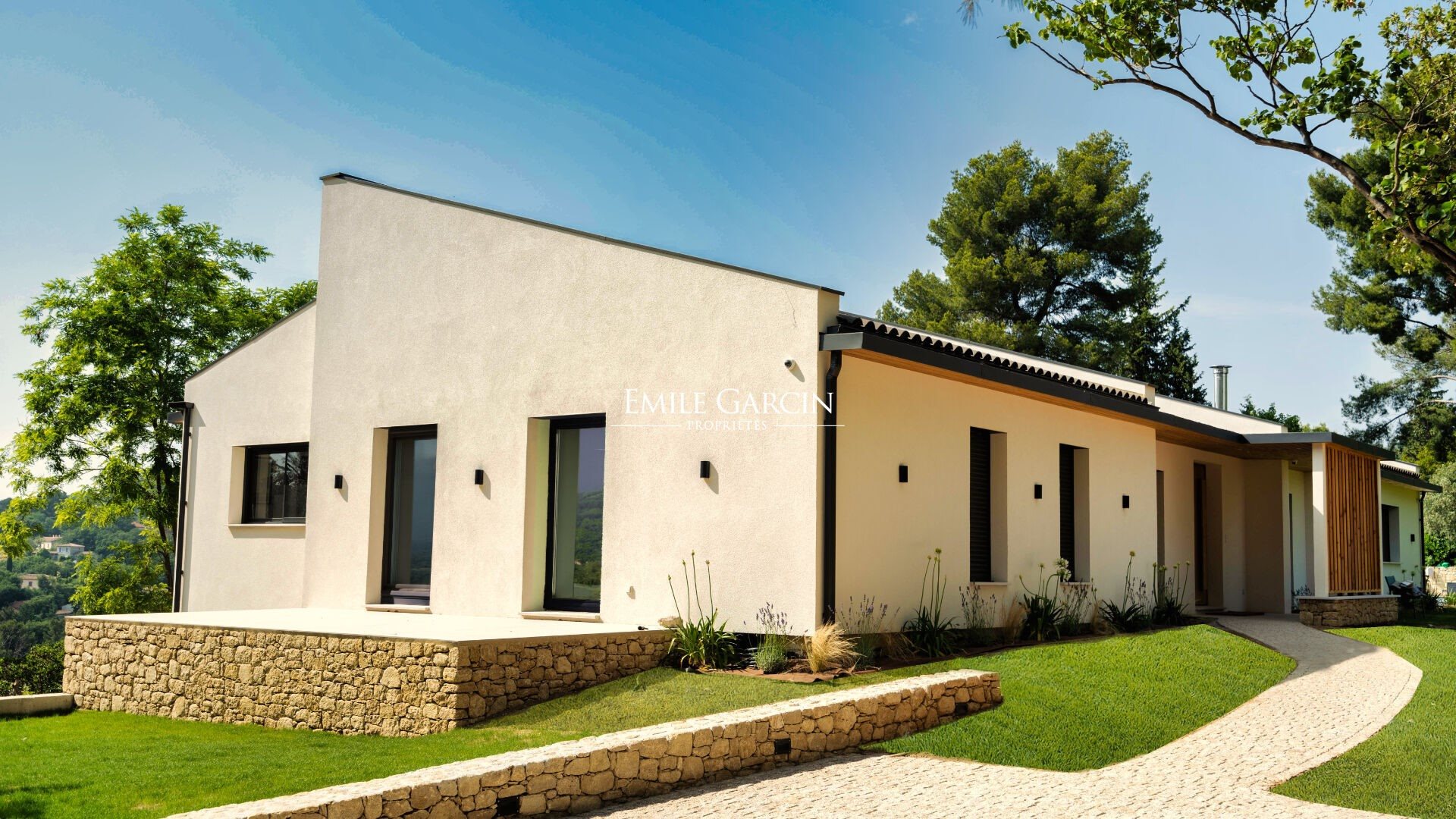 Maison à louer, 350m², Aix-en-Provence