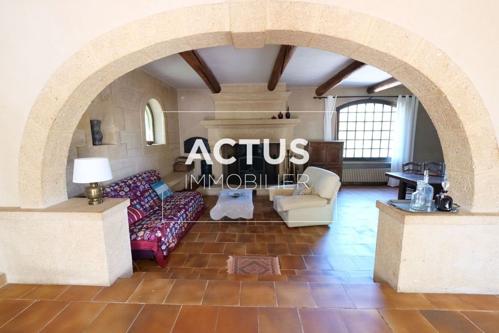 Maison à vendre, 237m², Cornillon-Confoux