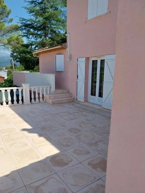 Maison à louer, 138m², Peymeinade