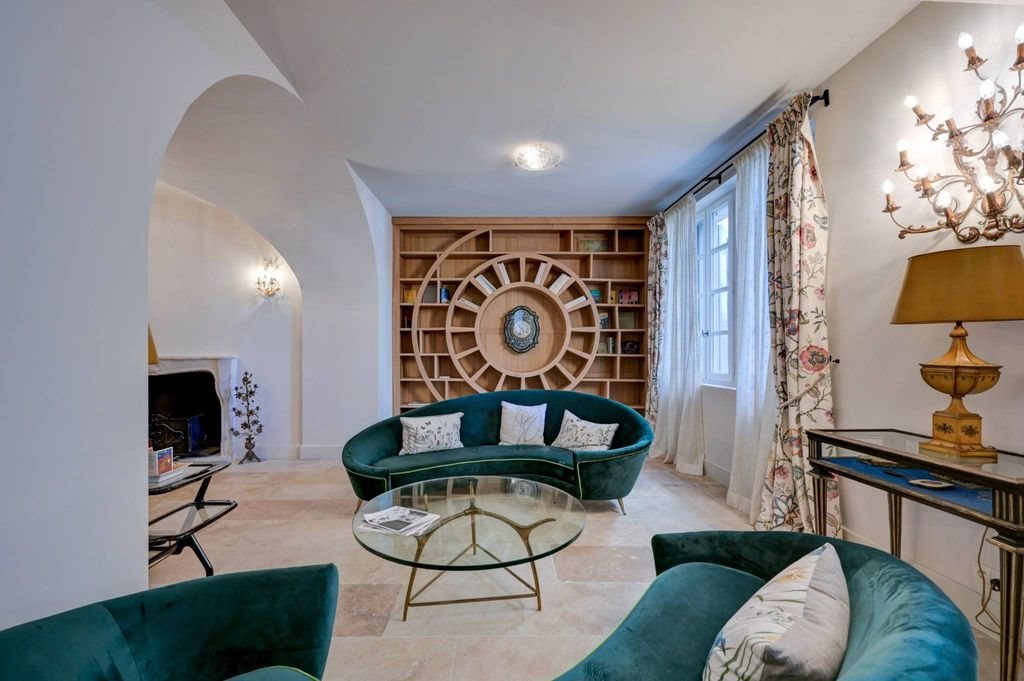 Maison à louer, 343m², Saint-Rémy-de-Provence