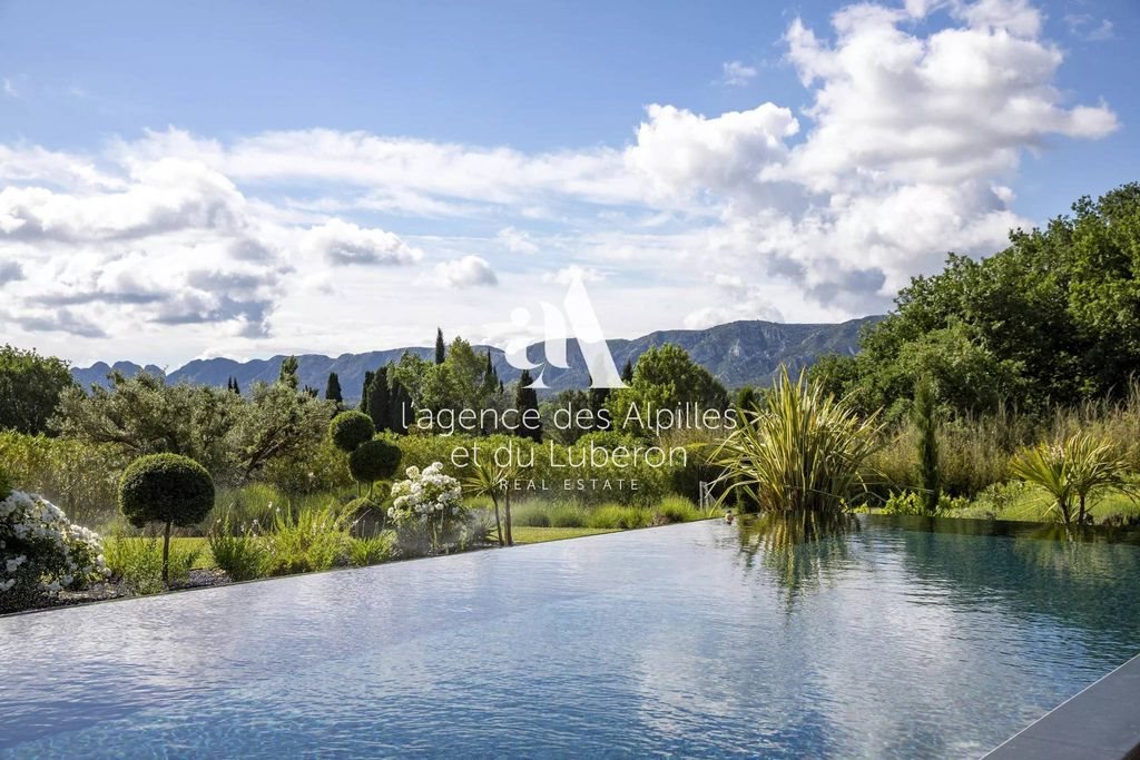 Maison à louer, 400m², Saint-Rémy-de-Provence