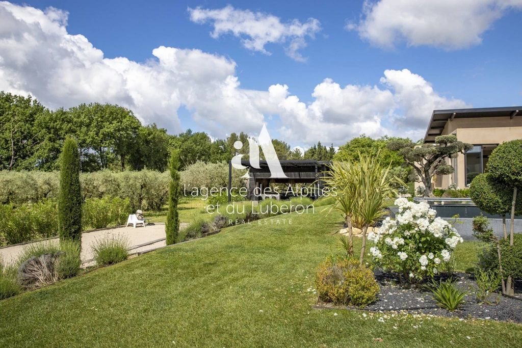 Maison à louer, 400m², Saint-Rémy-de-Provence
