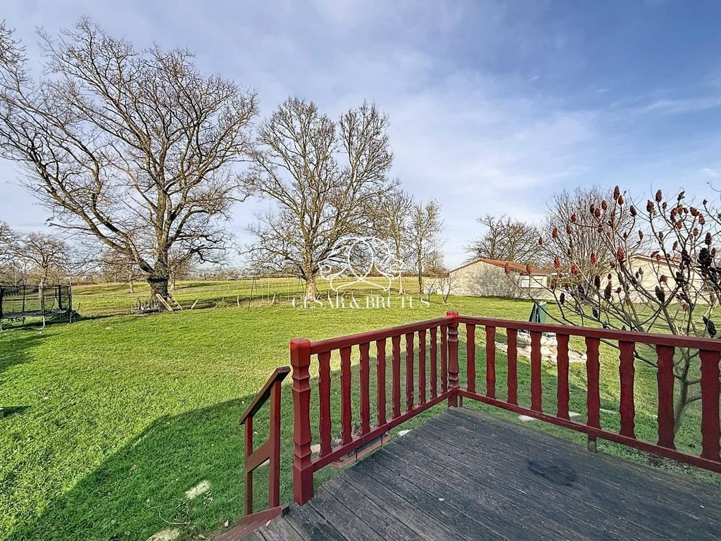 Maison à vendre, 400m², Pouilly-sous-Charlieu