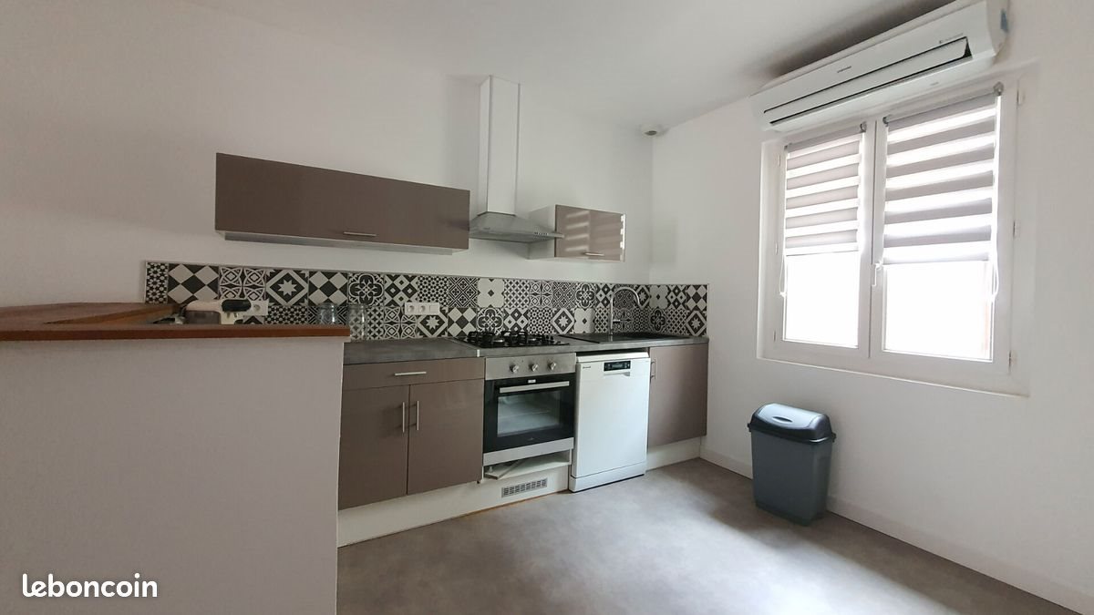 Appartement à louer, 74m², Simiane-Collongue