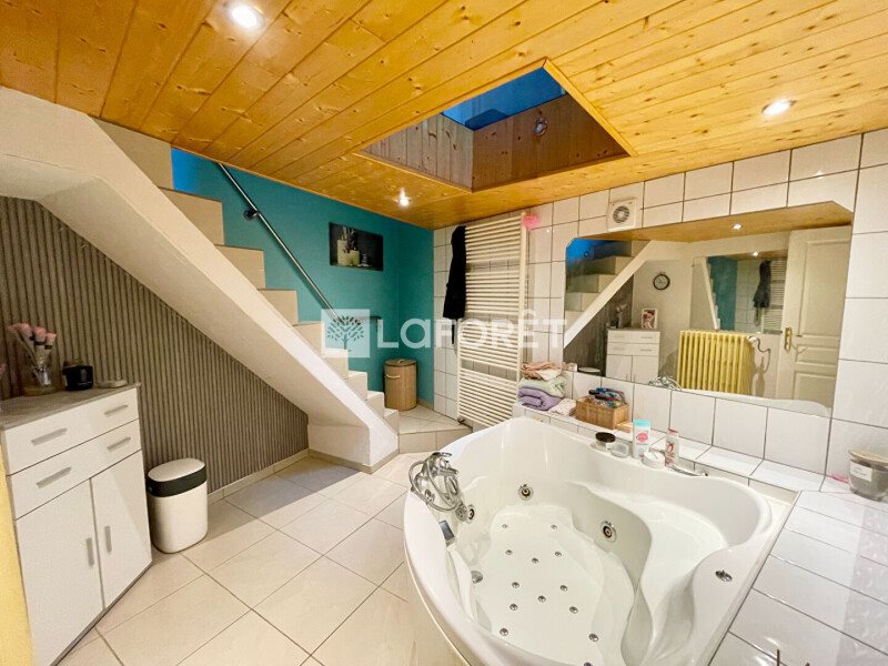 Maison à vendre, 154m², Ambierle