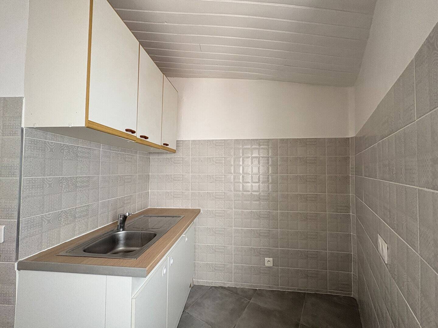 Appartement à louer, 41m², La Roquette-sur-Var