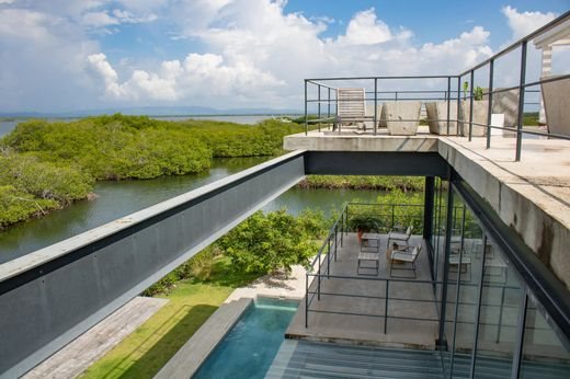 4 bedroom luxury House for sale in Placencia, Belize