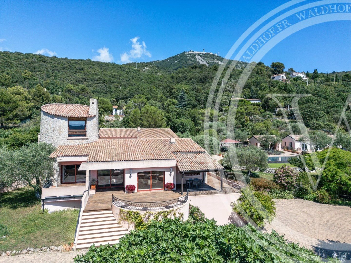 Maison à louer, 600m², Peille