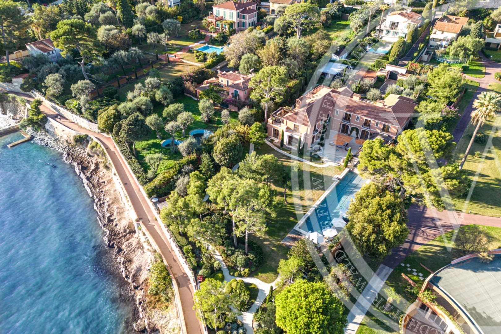 Maison à louer, 1150m², Saint-Jean-Cap-Ferrat