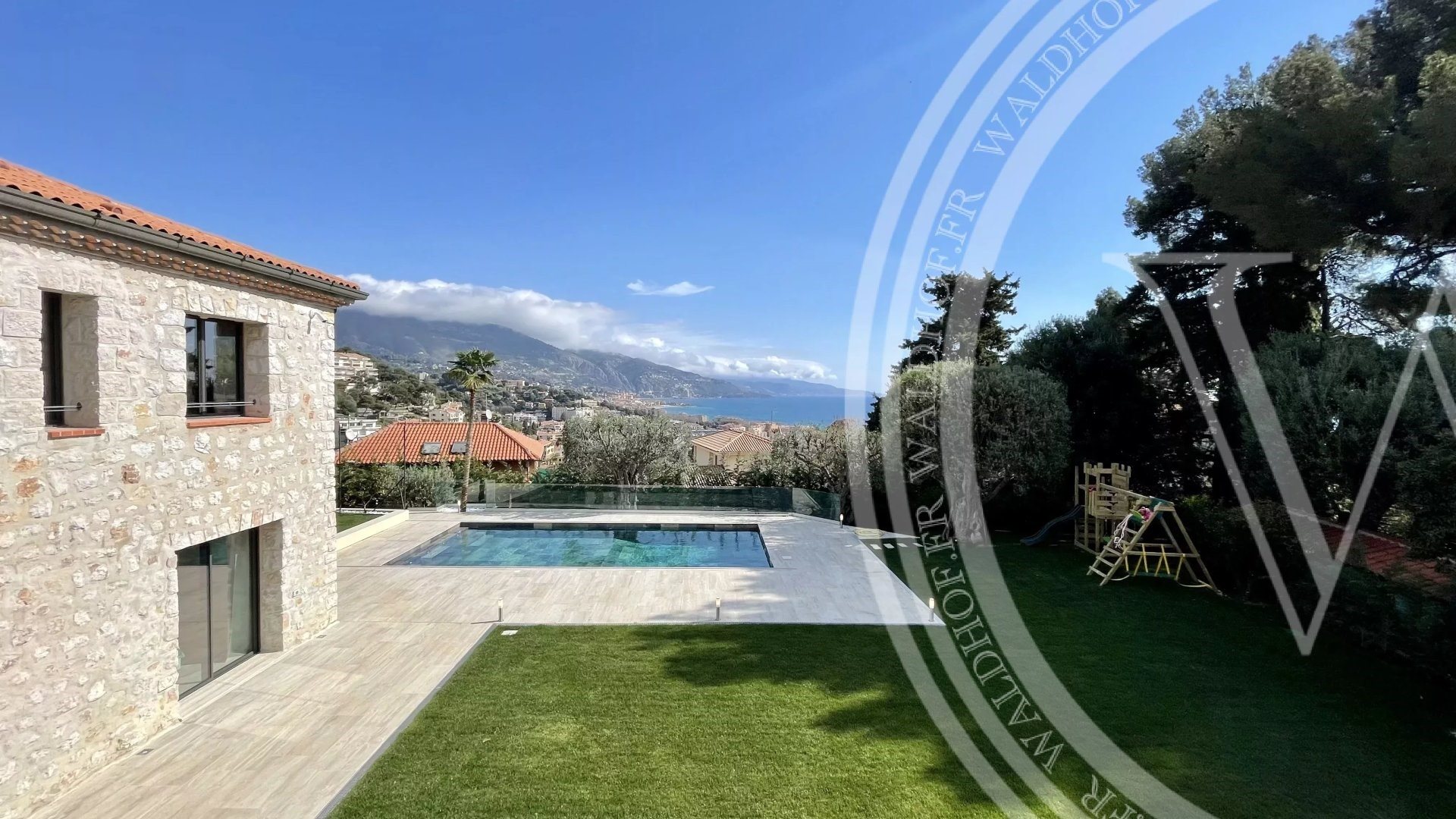 Maison à louer, 400m², Roquebrune-Cap-Martin