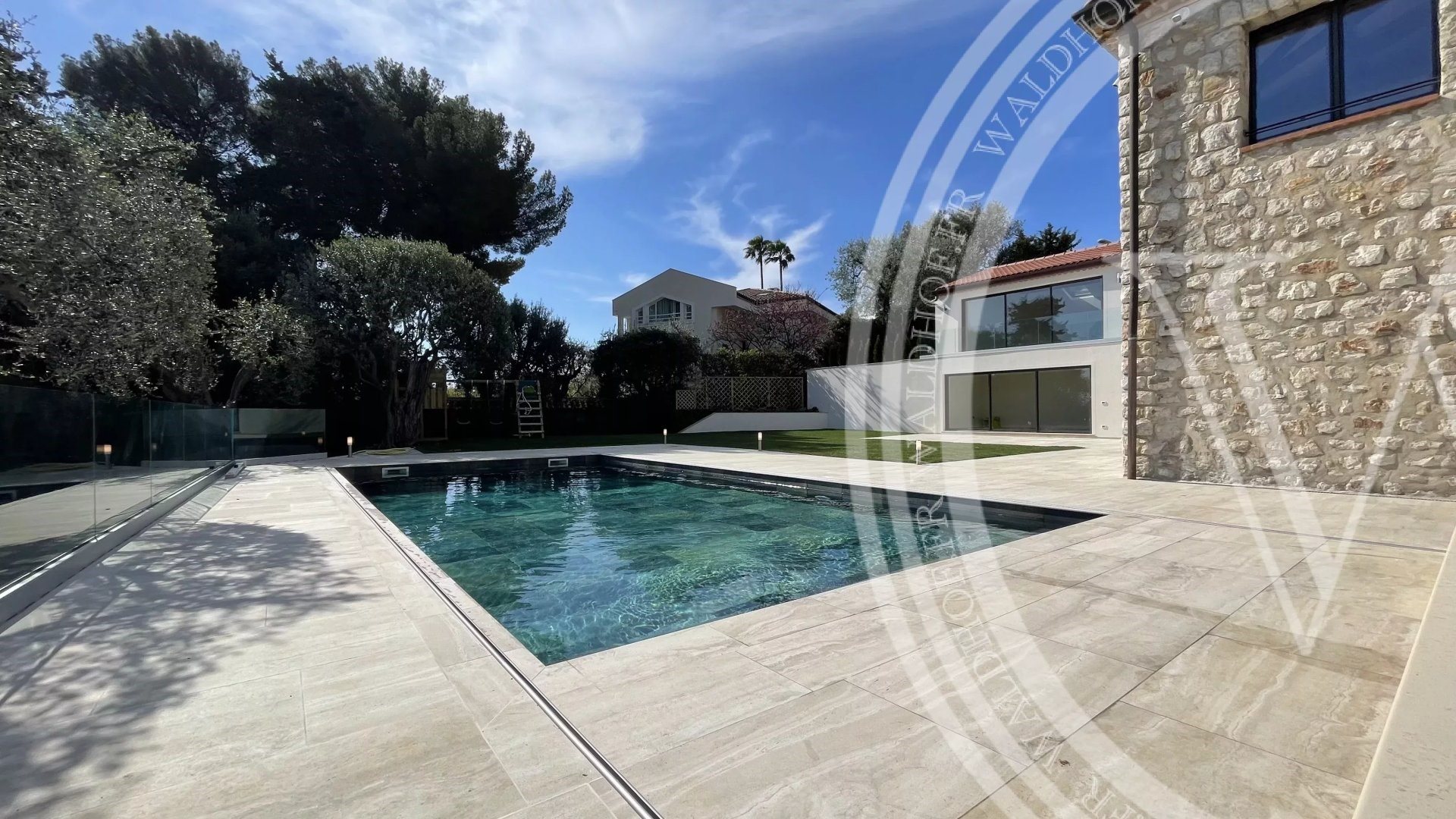 Maison à louer, 400m², Roquebrune-Cap-Martin