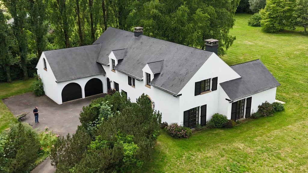 5 bedroom luxury House for sale in Aubange, Belgium