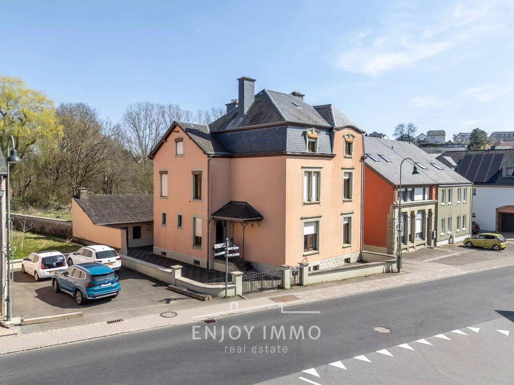 11 room luxury House for sale in Useldange, Redange
