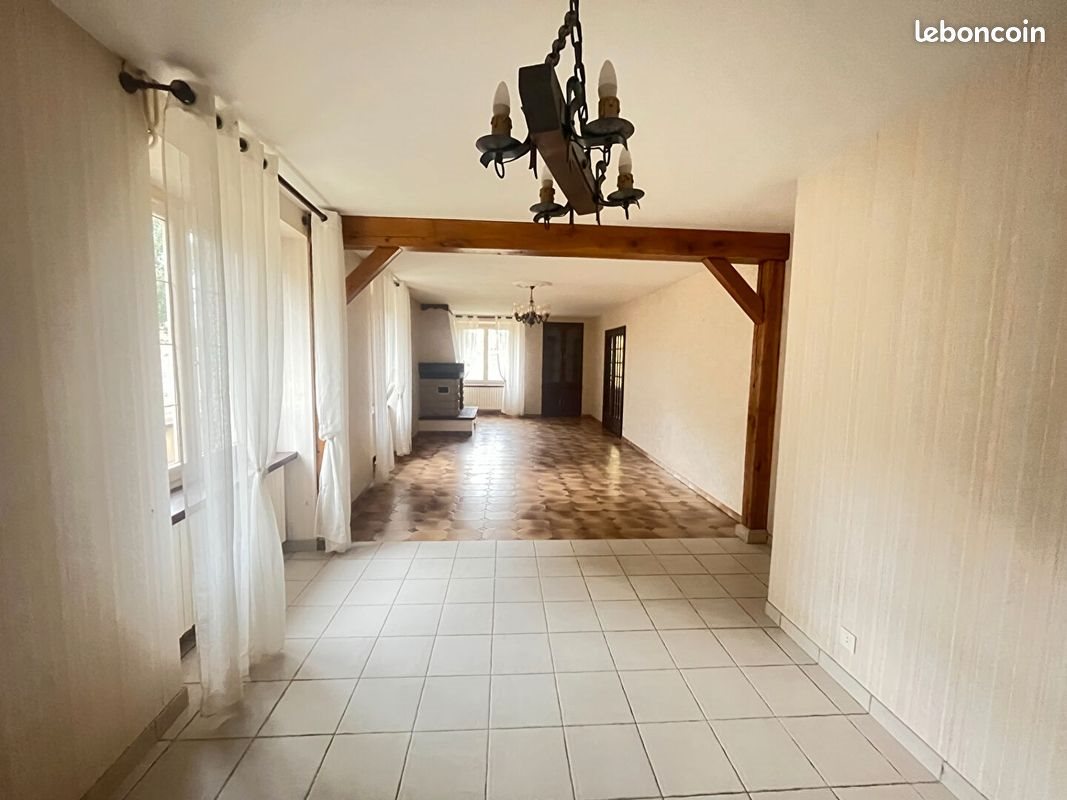 Maison à louer, 195m², Eclance