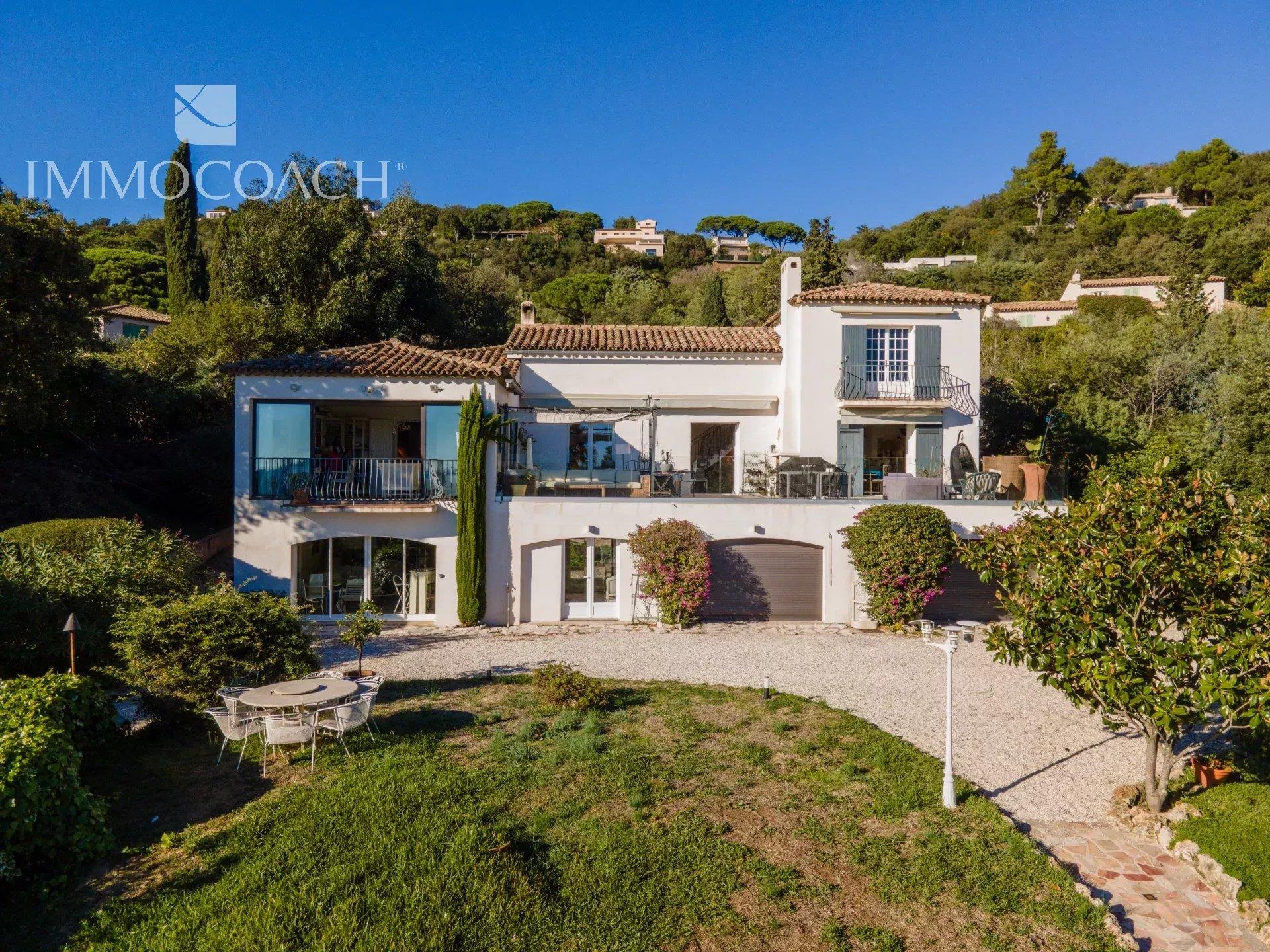 Grimaud : Moradia Com Vista Para O Mar E O Golfo De St Tropez