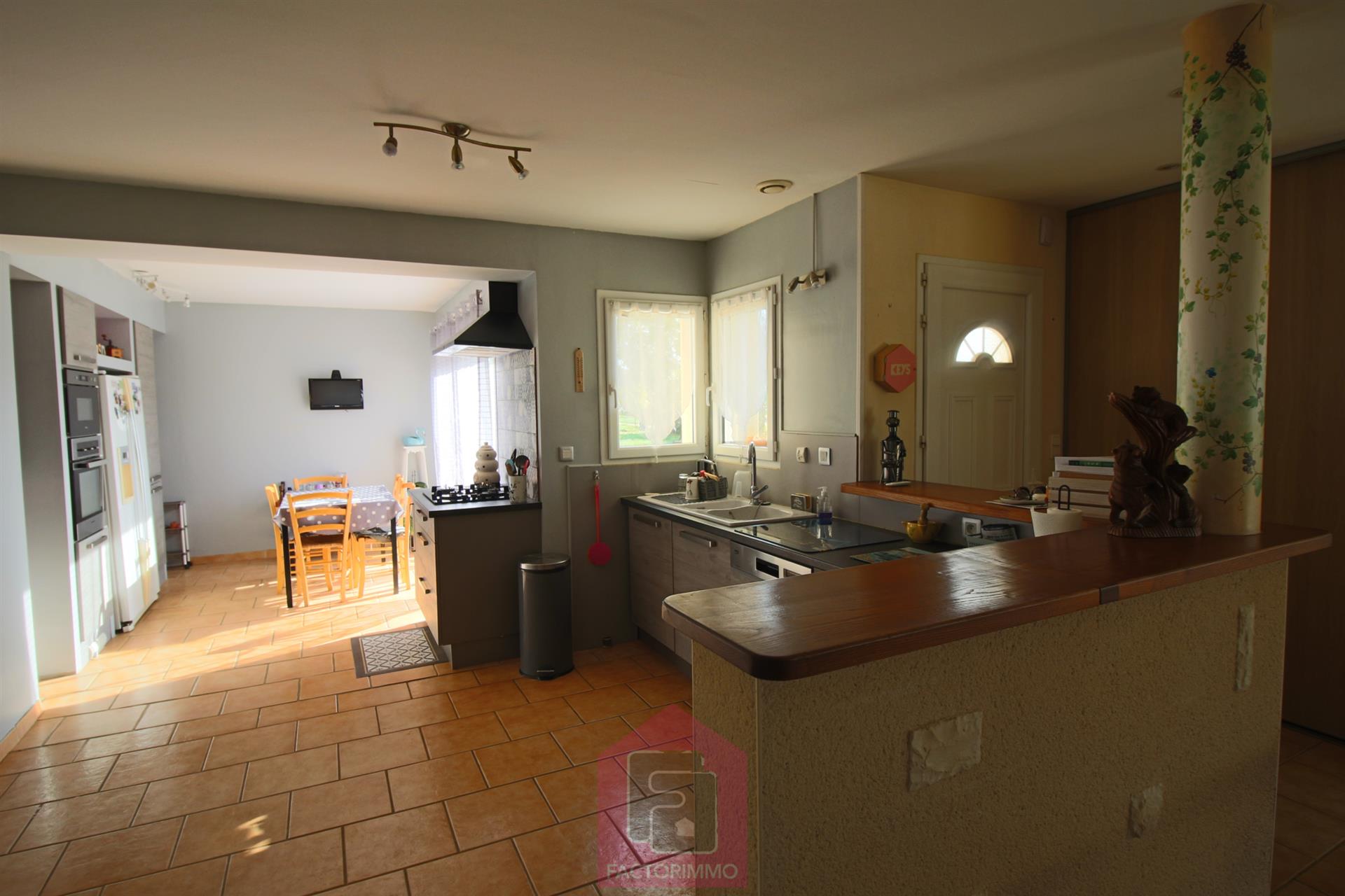 Compra: Vivenda (46700)