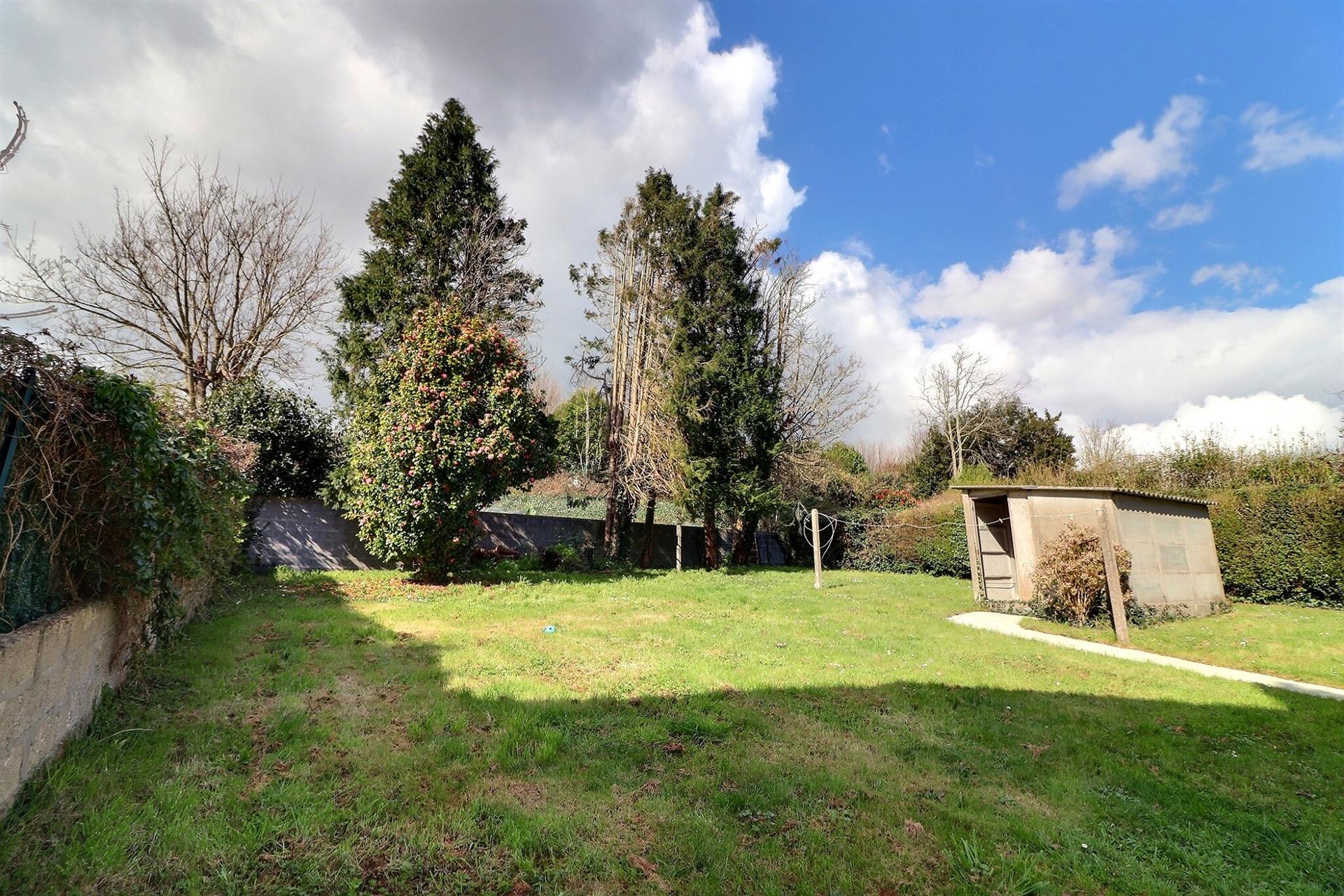 Brest 'Rue Beranger' Family House On 800 m2 Of Land