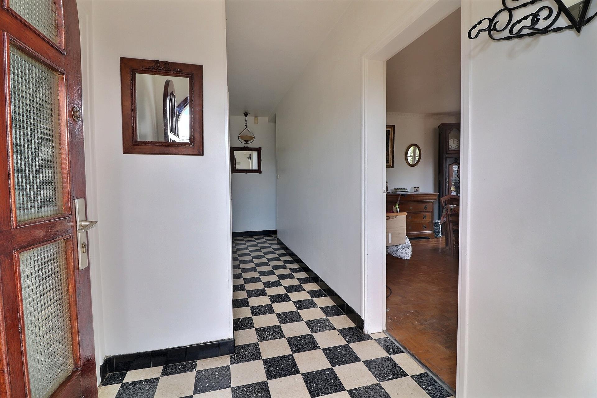 Brest 'Rue Beranger' Family House On 800 m2 Of Land