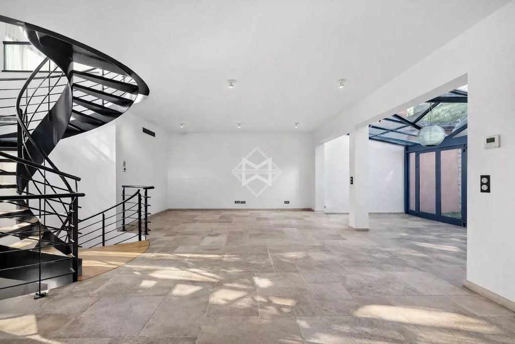 Maison à louer, 360m², Paris 14ème