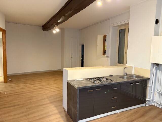 Appartement à louer, 80m², Saint-Vincent-de-Reins