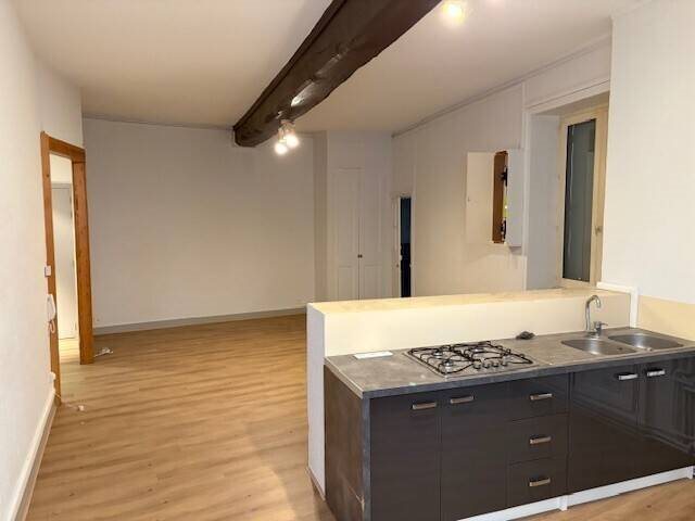 Appartement à louer, 80m², Saint-Vincent-de-Reins