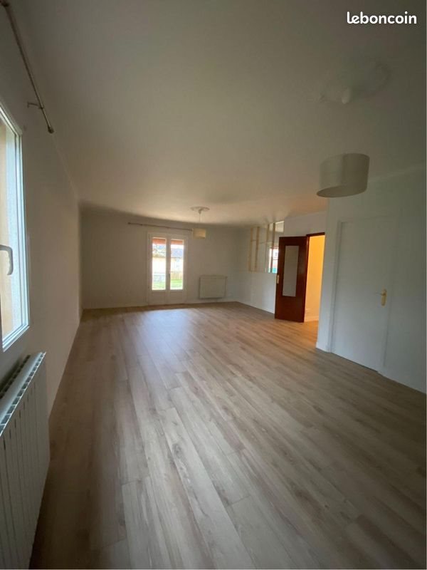 Maison à louer, 91m², Rousset